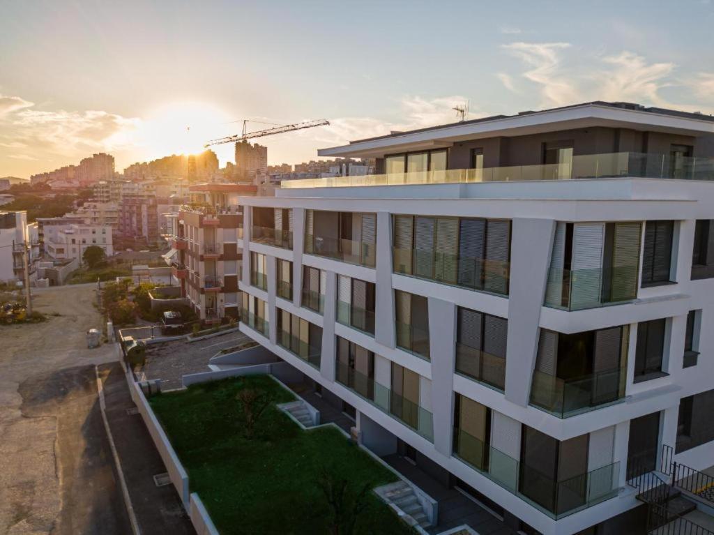 Ledeno More Luxury Apartments Split Exterior photo