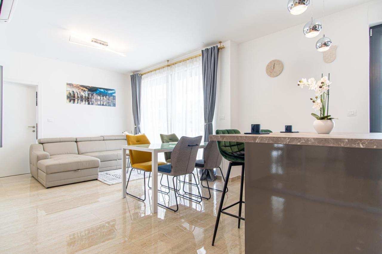 Ledeno More Luxury Apartments Split Exterior photo
