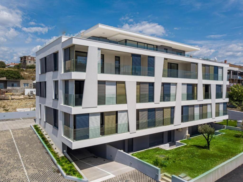 Ledeno More Luxury Apartments Split Exterior photo
